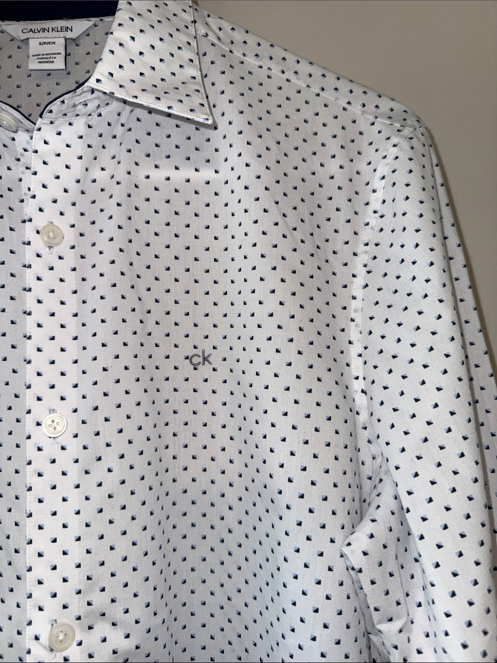 Calvin Klein Button Up - Picture 4 of 7